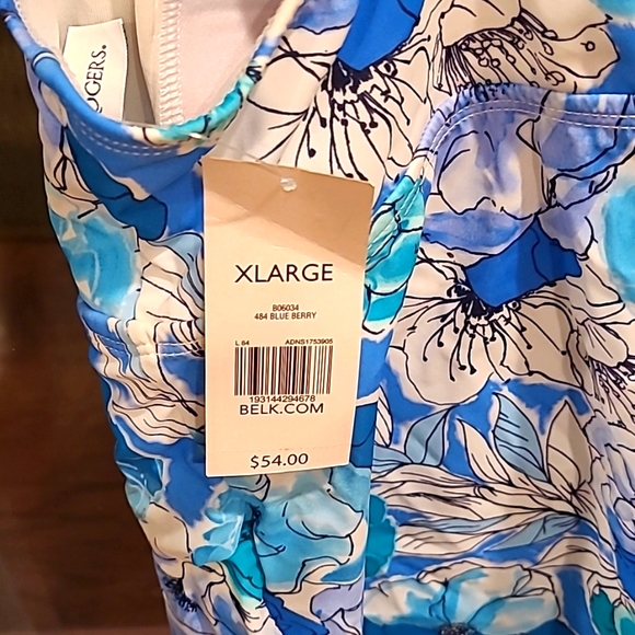 Women's new bathing suit top in XL - Picture 3 of 3